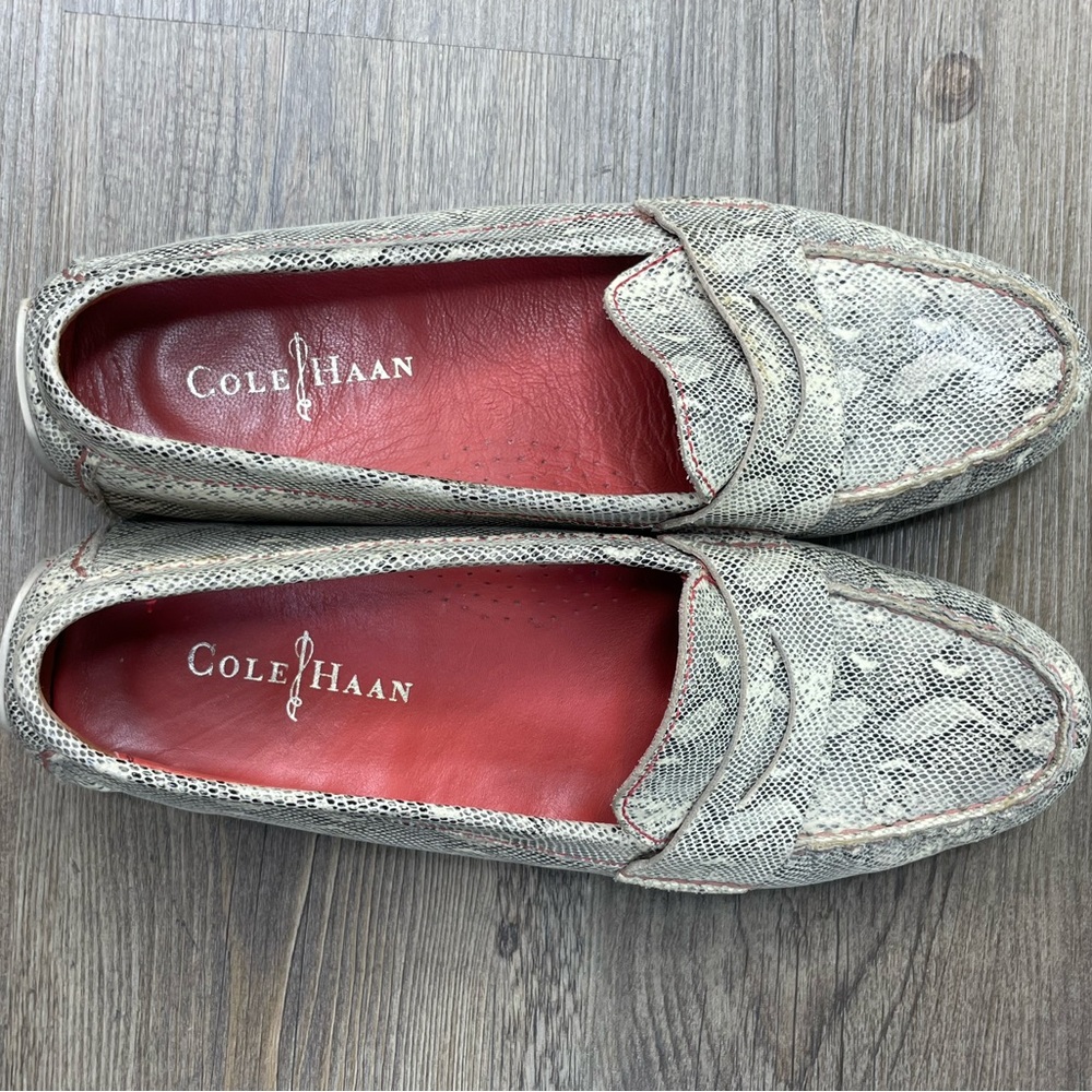 Cole Hann Air Shoes Women’s Driving Penny Loafers Snake Print Leather, 8 1/2 - Picture 3 of 11